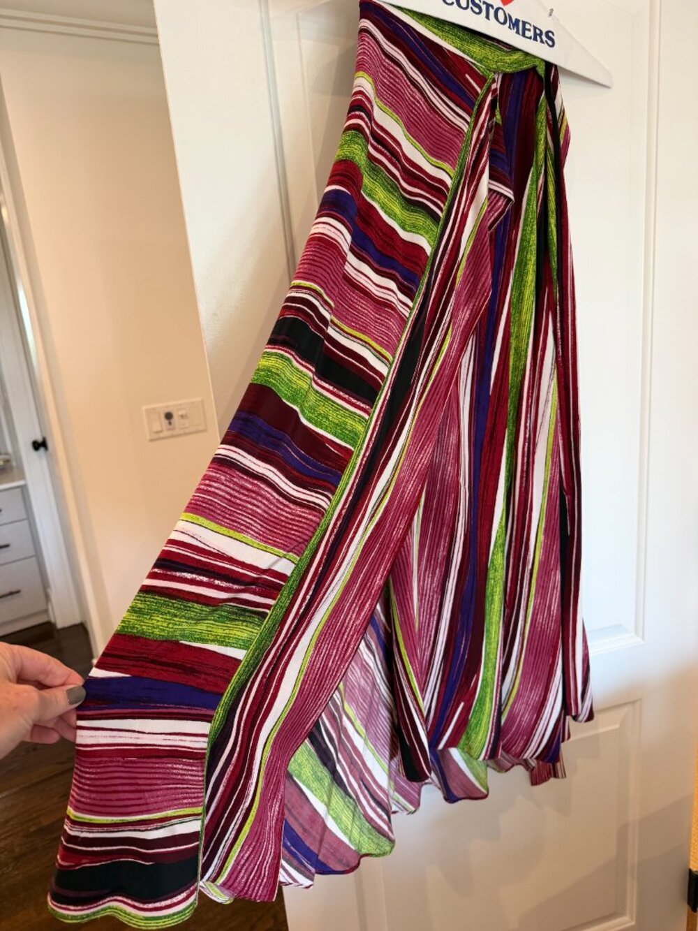 DVF Rebekah midi skirt, wrap style, colorful striped print. Size M. - Picture 6 of 7